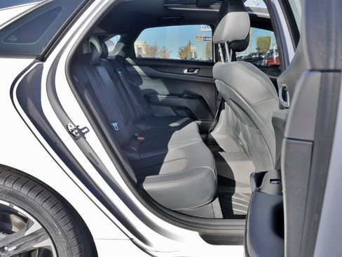 Used 2023 Kia K5 GT-Line image 11