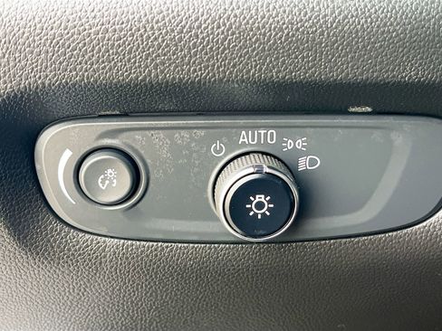 Used 2022 Chevrolet Traverse RS AWD/4WD image 10