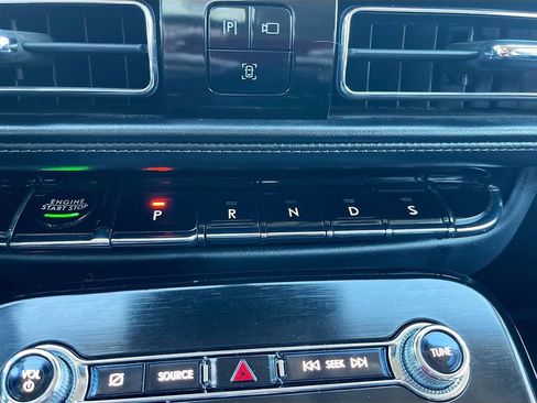 Used 2021 Lincoln Nautilus Reserve AWD/4WD image 17