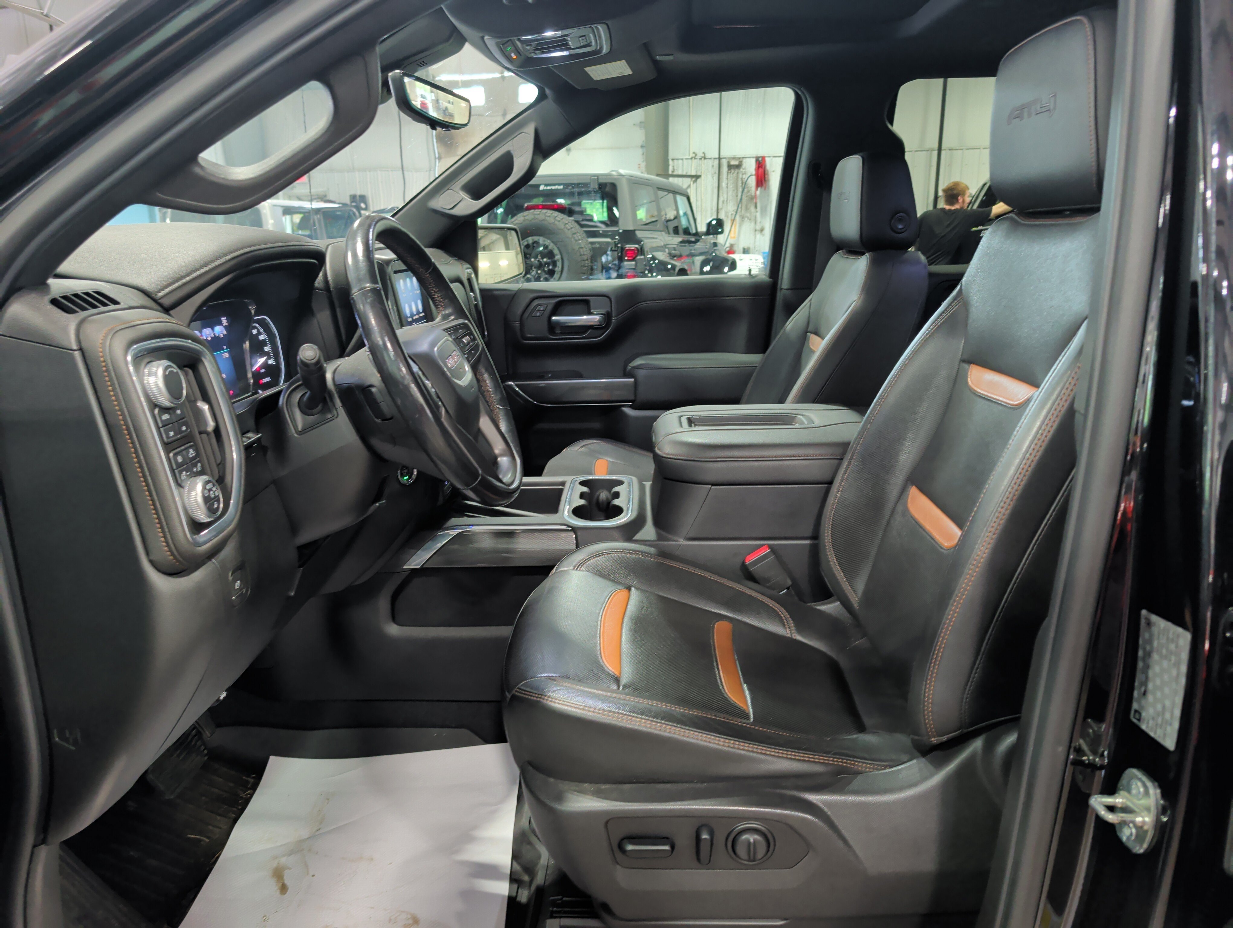 Used 2019 GMC Sierra 1500 AT4 w/ AT4 Premium Package AWD/4WD image 7