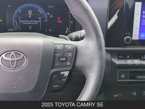 Used 2025 Toyota Camry SE w/ Convenience Package FWD image 18