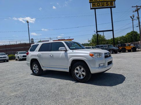 Used 2011 Toyota 4Runner SR5 AWD/4WD image 3