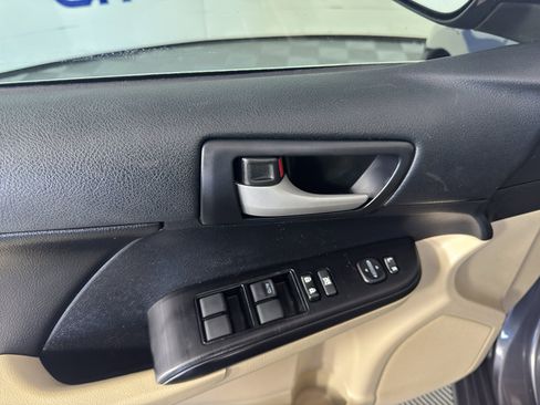 Used 2014 Toyota Camry LE image 15