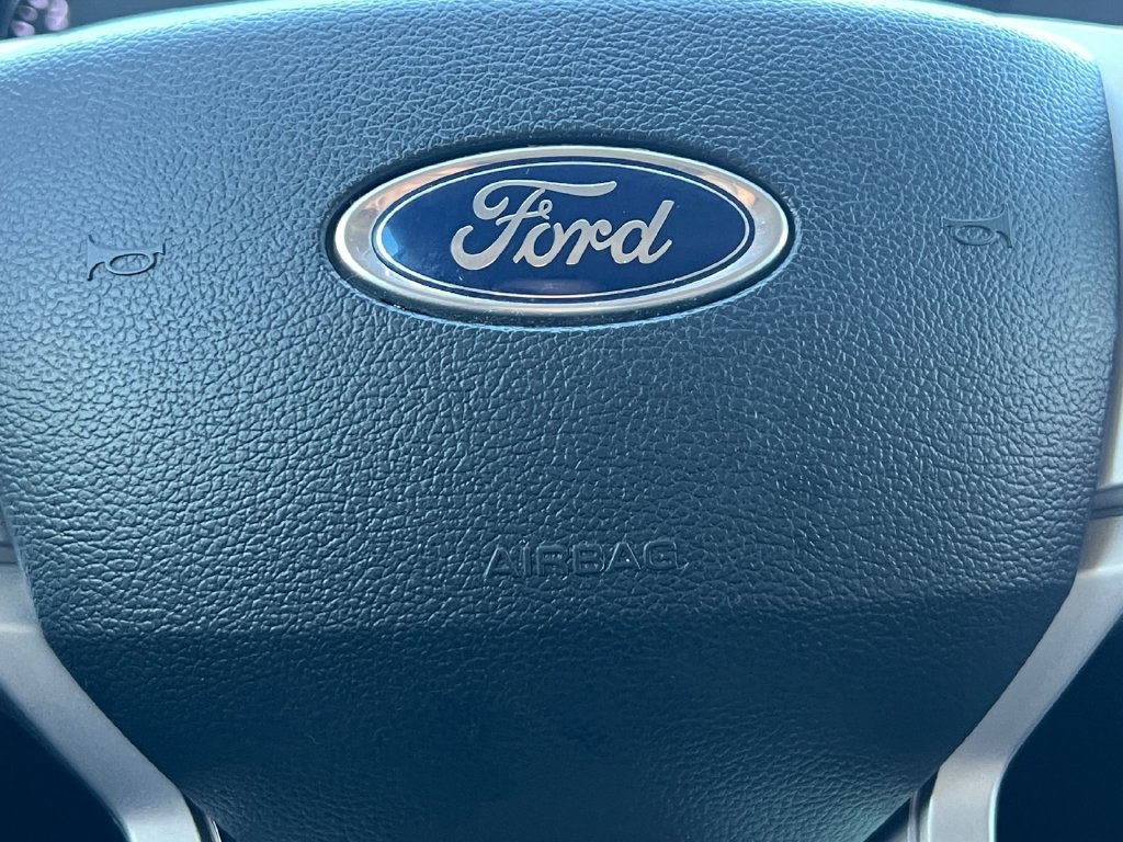Used 2023 Ford Explorer XLT w/ Equipment Group 202A RWD image 5