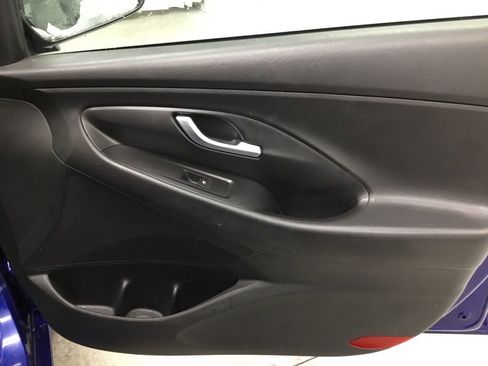 Used 2019 Hyundai Elantra GT image 32