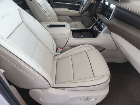 Used 2023 GMC Yukon Denali RWD image 14