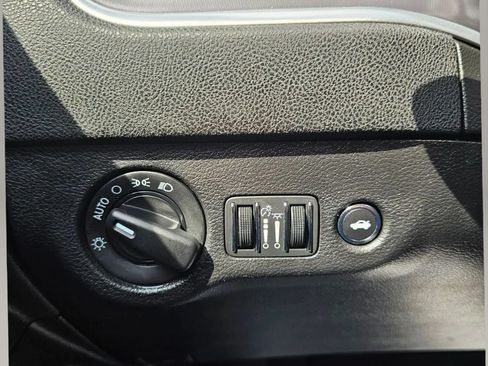 Used 2021 Dodge Charger SXT w/ Leather Interior Group RWD image 20
