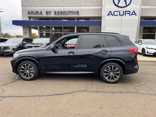 Used 2021 BMW X5 xDrive40i w/ M Sport Package AWD/4WD image 3