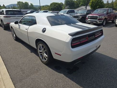 Certified 2022 Dodge Challenger GT image 4