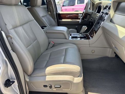 Used 2012 Lincoln Navigator 2WD image 11