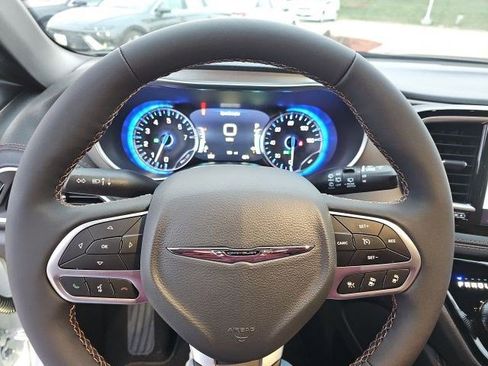 New 2026 Chrysler Pacifica Pinnacle image 23