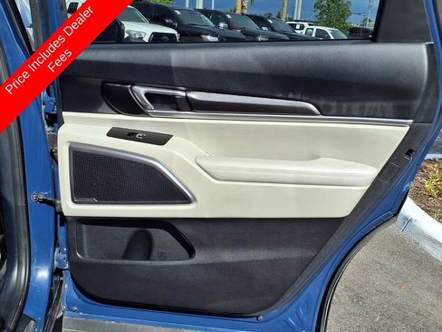 Used 2025 Kia Telluride S AWD/4WD image 13