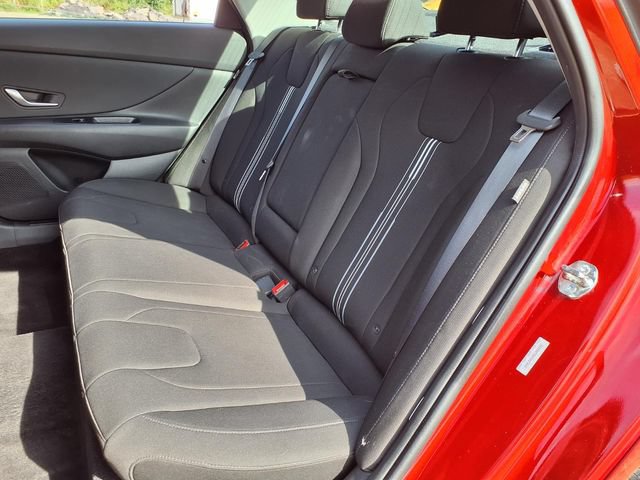 Used 2025 Hyundai Elantra SEL FWD image 9