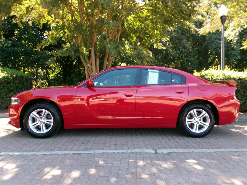 Used 2016 Dodge Charger SE RWD image 7
