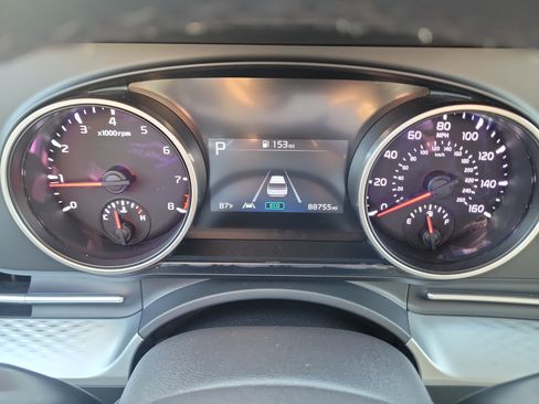 Used 2023 Kia Carnival LX FWD image 23