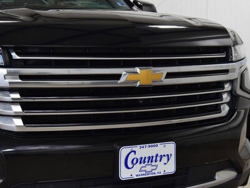 Used 2024 Chevrolet Tahoe High Country image 11
