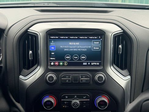 Used 2022 Chevrolet Silverado 1500 LT w/ Safety Package image 28