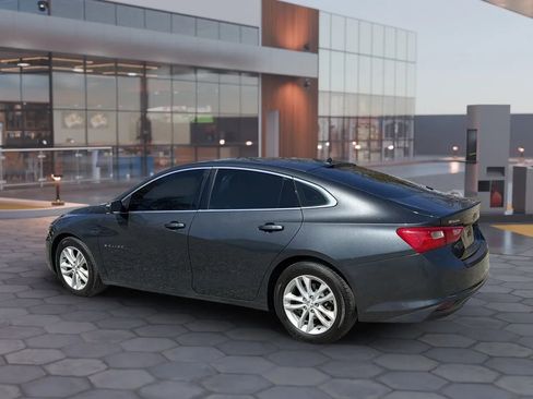 Used 2018 Chevrolet Malibu LT w/ Driver Confidence Package image 5