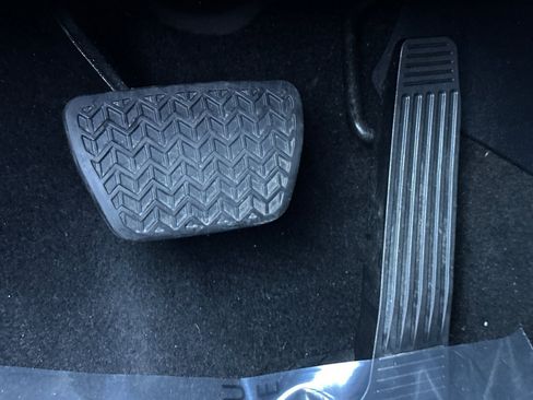 Used 2023 Toyota Highlander XLE image 58