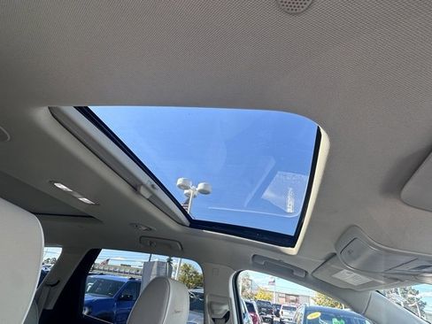 Certified 2023 Buick Enclave Avenir w/ Avenir Technology Package image 18