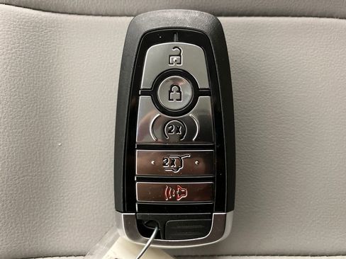 New 2025 Ford Expedition Active image 33