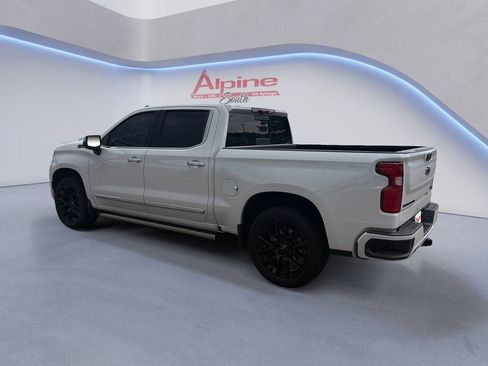 Used 2023 Chevrolet Silverado 1500 High Country w/ Technology Package AWD/4WD image 3