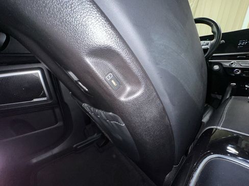 Used 2025 Kia Telluride S FWD image 21