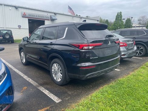 Used 2022 Mitsubishi Outlander ES AWD/4WD image 3