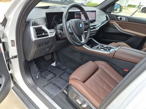 Certified 2024 BMW X5 xDrive40i w/ Premium Package AWD/4WD image 13