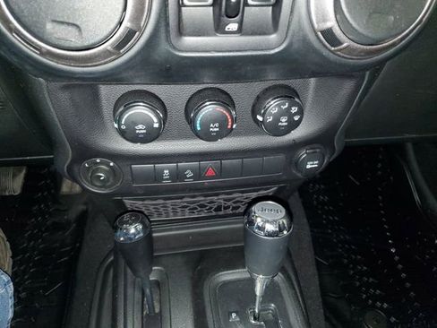Used 2018 Jeep Wrangler Unlimited Sport S AWD/4WD image 19