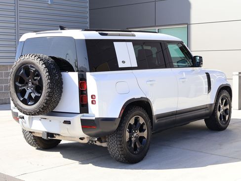 Used 2024 Land Rover Defender 110 S AWD/4WD image 7