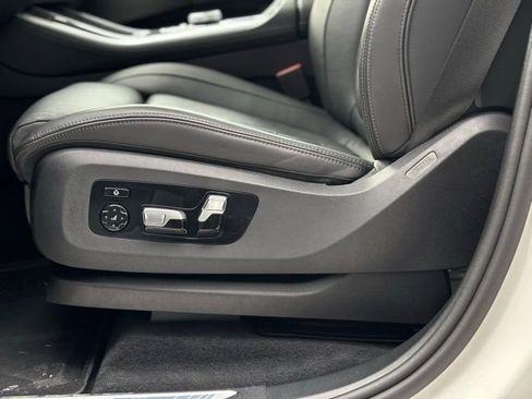 Used 2025 BMW X5 M60i w/ Executive Package image 18
