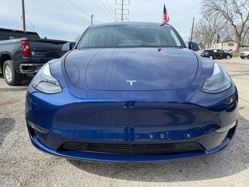 Used 2023 Tesla Model Y Performance image 9