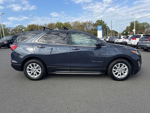 Used 2018 Chevrolet Equinox LT image 2