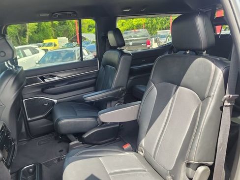 Used 2024 Jeep Wagoneer Series II AWD/4WD image 12