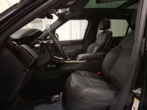 Certified 2025 Land Rover Range Rover Sport S image 12