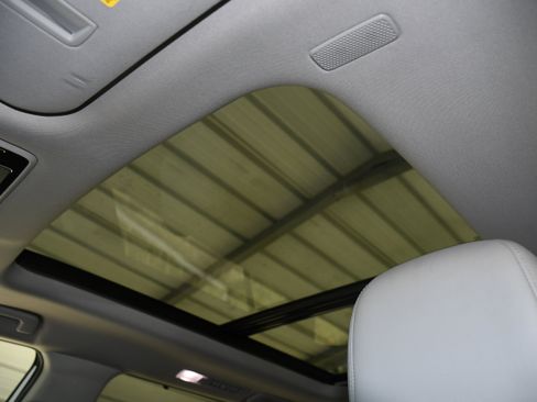 Used 2024 Toyota Grand Highlander Limited image 7