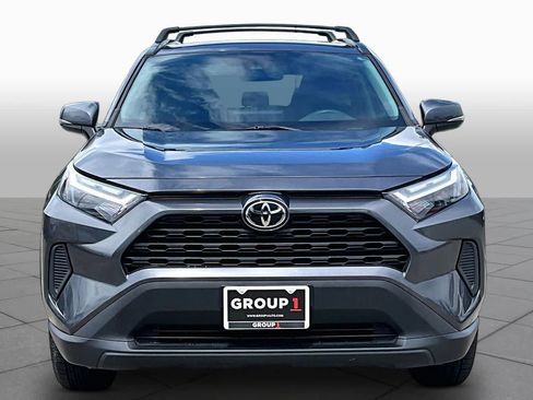 Used 2022 Toyota RAV4 XLE AWD/4WD image 4