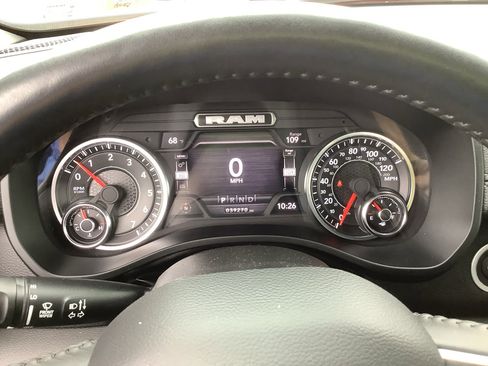 Used 2024 RAM 1500 Laramie image 13