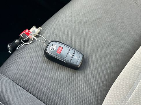 Used 2025 Toyota Tacoma TRD Off-Road image 22