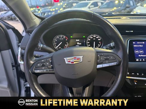 Used 2022 Cadillac XT4 Premium Luxury w/ Enhanced Visibility Package image 15