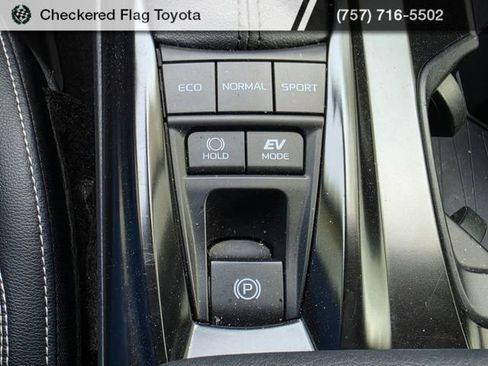 Certified 2025 Toyota Camry SE image 19