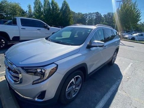 Used 2020 GMC Terrain SLT w/ Preferred Package AWD/4WD image 3