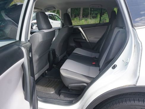 Used 2014 Toyota RAV4 LE FWD image 12