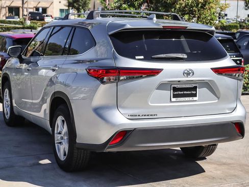 Used 2021 Toyota Highlander L FWD image 2