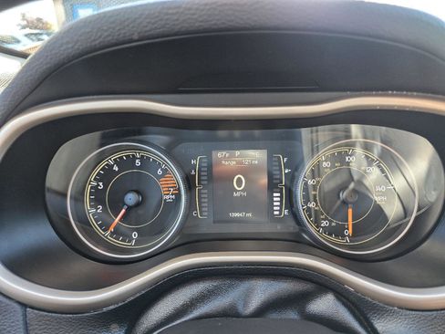 Used 2018 Jeep Cherokee Latitude w/ Cold Weather Group AWD/4WD image 13