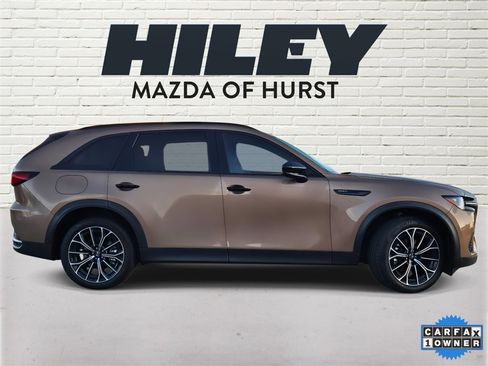 Used 2025 MAZDA CX-70 Plug-In Hybrid w/ Premium Plus image 2