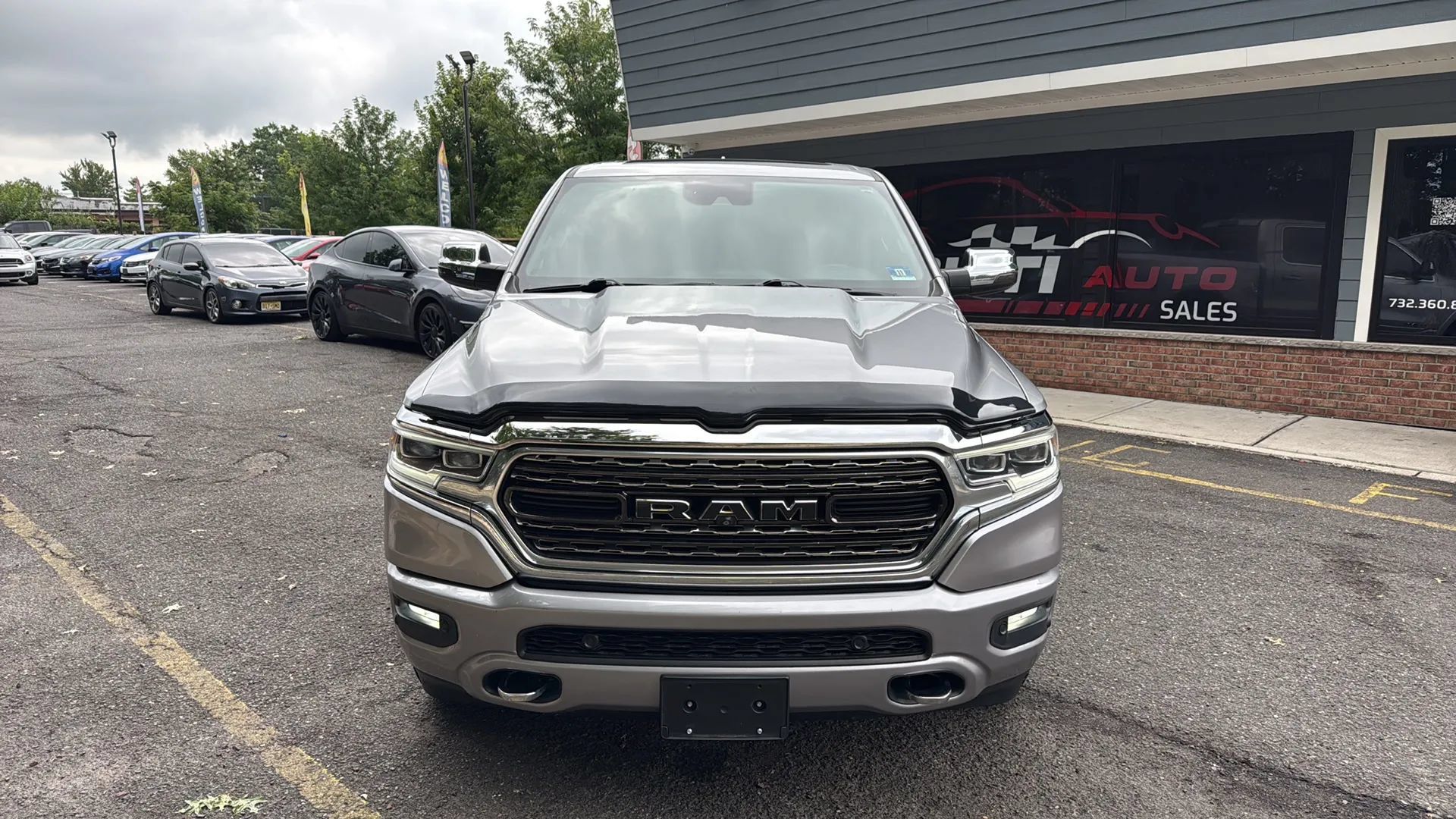 Used 2019 RAM 1500 Limited AWD/4WD image 2