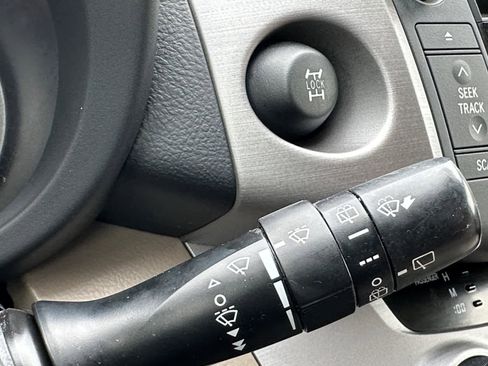 Used 2008 Toyota RAV4 4WD image 25