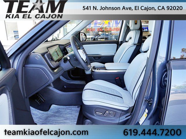 Used 2026 Rivian R1S Adventure Dual AWD/4WD image 16